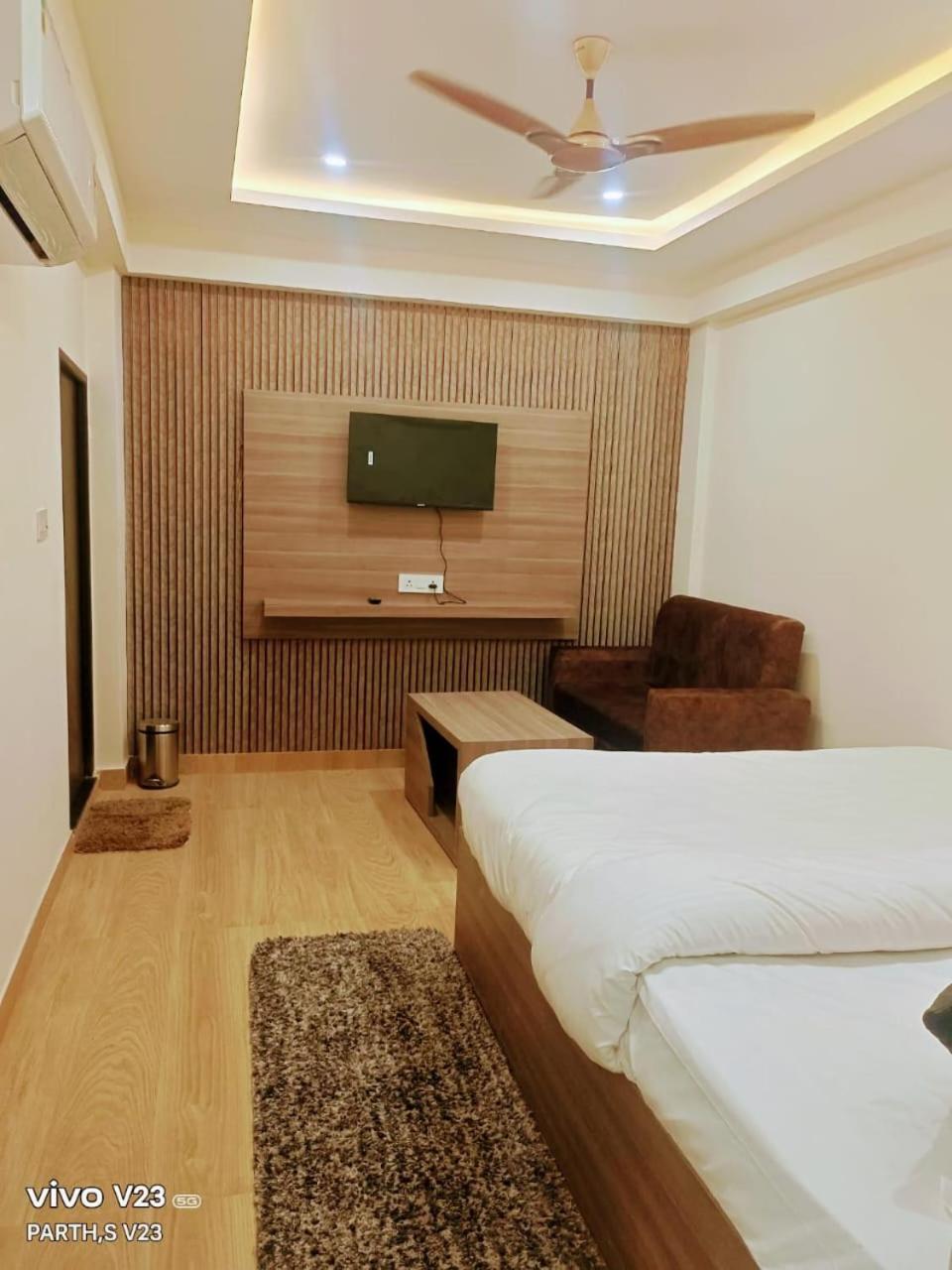 Hotel Abhinandan Ayodhya Eksteriør bilde