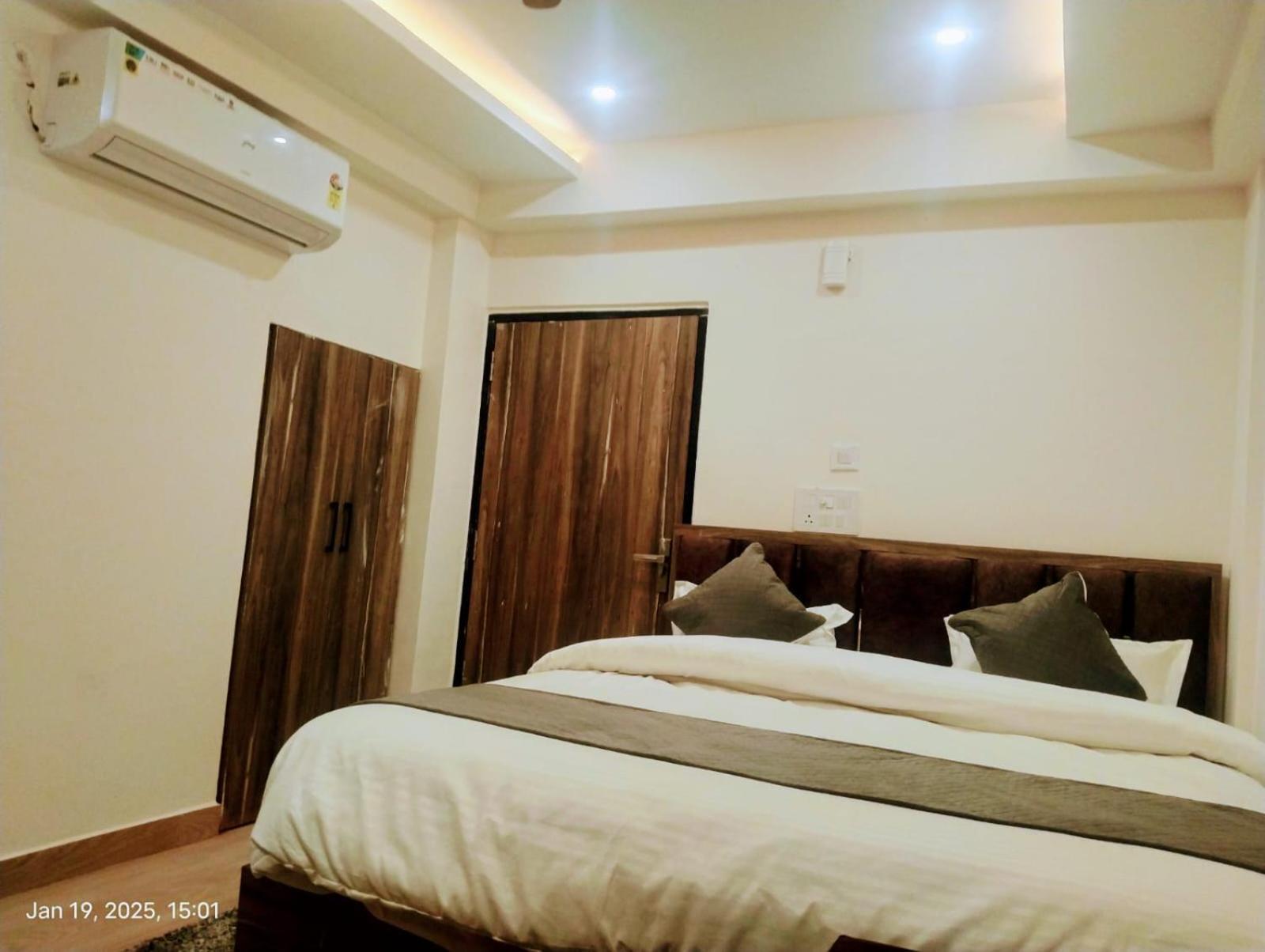 Hotel Abhinandan Ayodhya Eksteriør bilde