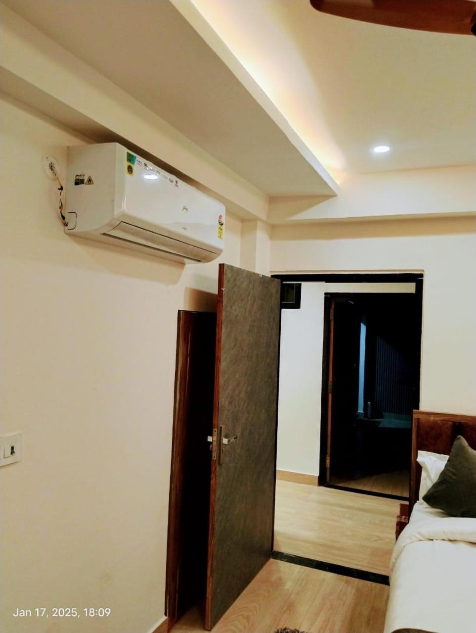 Hotel Abhinandan Ayodhya Eksteriør bilde