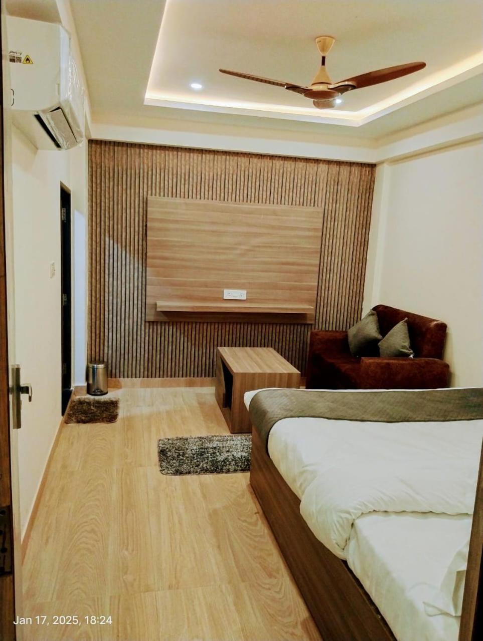 Hotel Abhinandan Ayodhya Eksteriør bilde