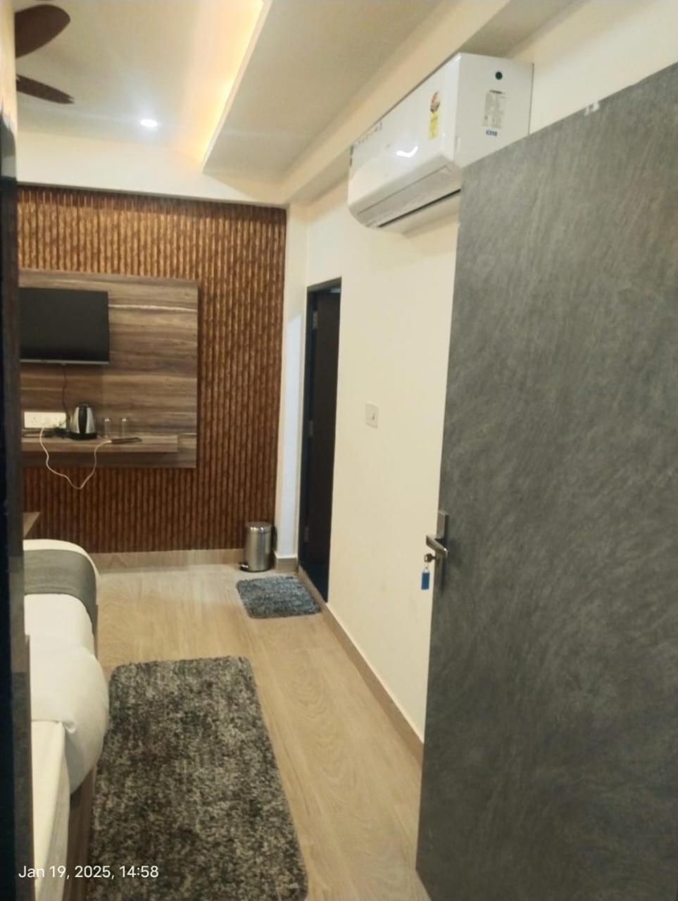 Hotel Abhinandan Ayodhya Eksteriør bilde